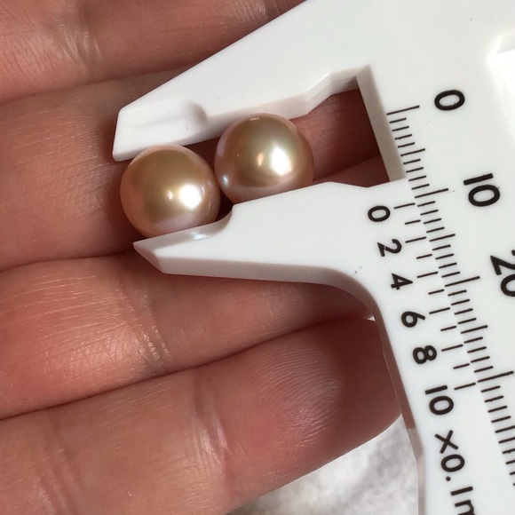 Large Peach Freshwater Pearl Studs in Stainless Steel #2 - Picture 3 of 5